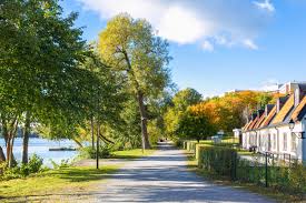 Promenad vid Huvudstastrand